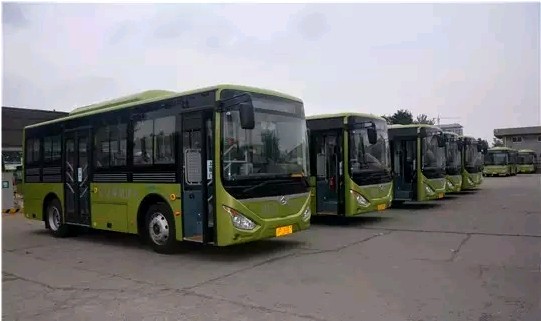 定州市公交公司使用的长安纯电动公交车
