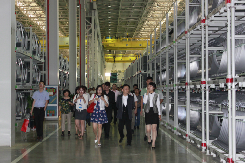 公安系统人员参观东风悦达起亚第三工厂