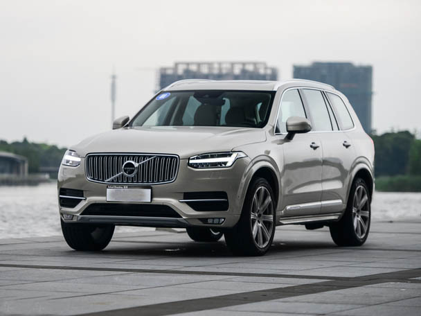 沃尔沃全新XC90 T8插电式混动版 