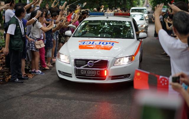 习大大访新警车开道