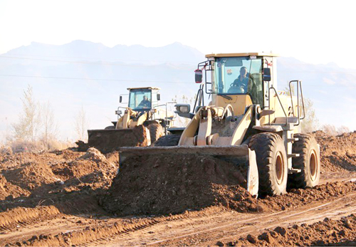 枣阳市将2万亩标准农田土地整理工程,通过招标采购服务单位,实行