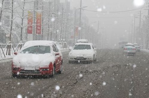 京城大雪频上连撞大片 十招保障行车安全