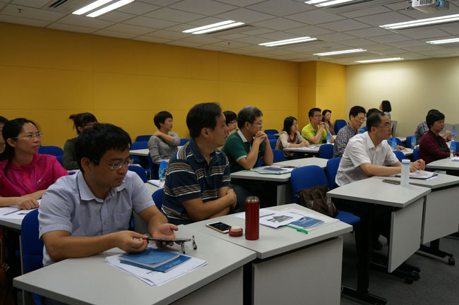 　　深圳市行政机关公务员赴港项目“公共财政监督管理与政府采购工作”专题培训班现场