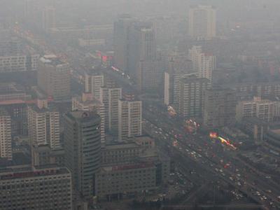 [s]12月7日，被雾霾笼罩的北京西三环