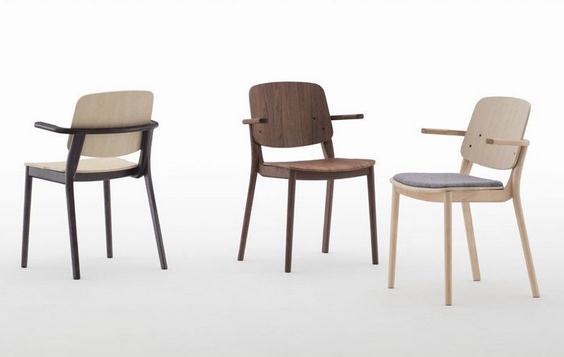 这些椅子和边桌是用日本传统手工艺制作。