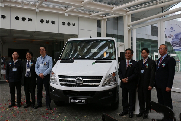 南京金龙纯电动汽车首次开进香港市场