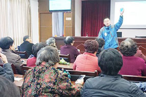 近日，记者从市民政局获悉，该局已在“乐清社会民政网”发布公告，就社会组织孵化基地的管理和维护、社会组织等级评估的初评、社会工作者培训考试评审和继续教育等三项政府职能向社会组织转移。有资质的社会组织可以承接这三项政府转移职能。