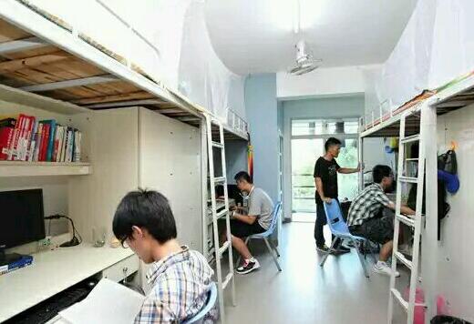 广东高校宿舍标准出炉：没空调需配风扇