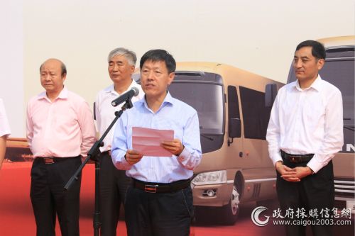 北汽集团董事长张峻峰在交车仪式上发表讲话