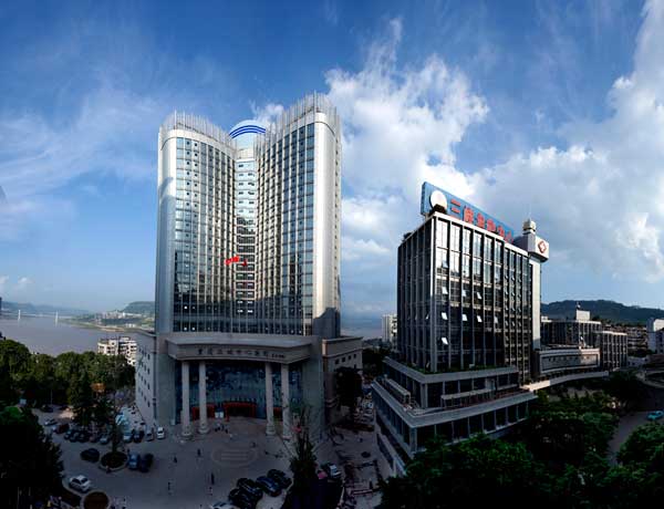 重庆三峡中心医院后勤保障设备运行和电梯