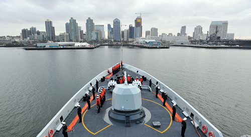 中国海军舰艇编队访问美国圣迭戈
