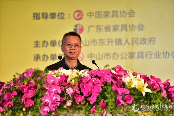 东升镇党委副书记、镇长黄少平