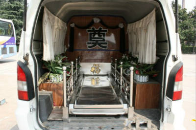 北京加强黑殡仪车执法 正规车将统一喷涂标识